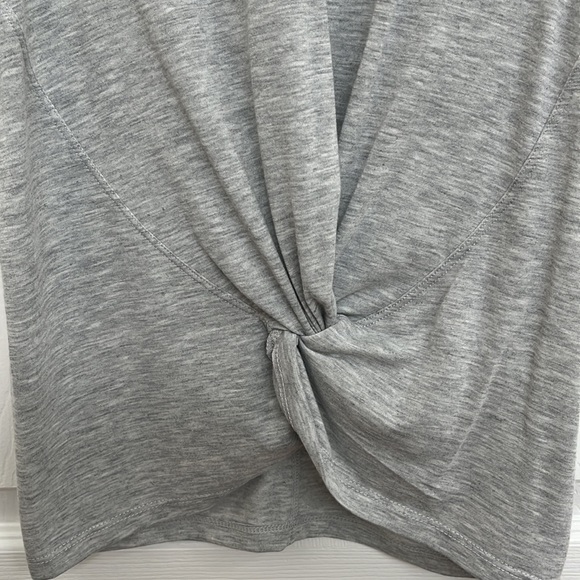 Pale Gray Sleeveless Yoga Top Size Small - Picture 2 of 4